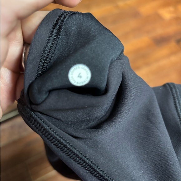 Lululemon Align HR Short 8” Length Pockets  Nulu Size 4 Black 25083 - Picture 3 of 3